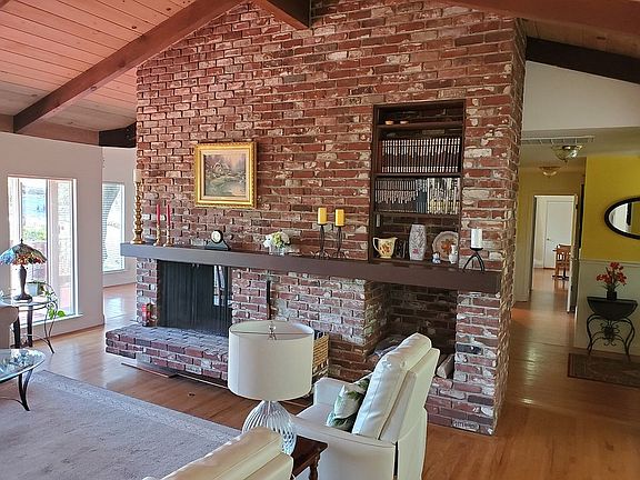 4th image of 23584 Woodhaven Pl