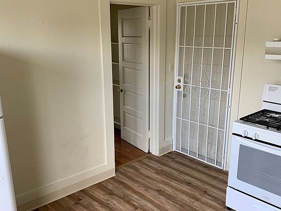 3rd image of 309 N 5th St Unit 3