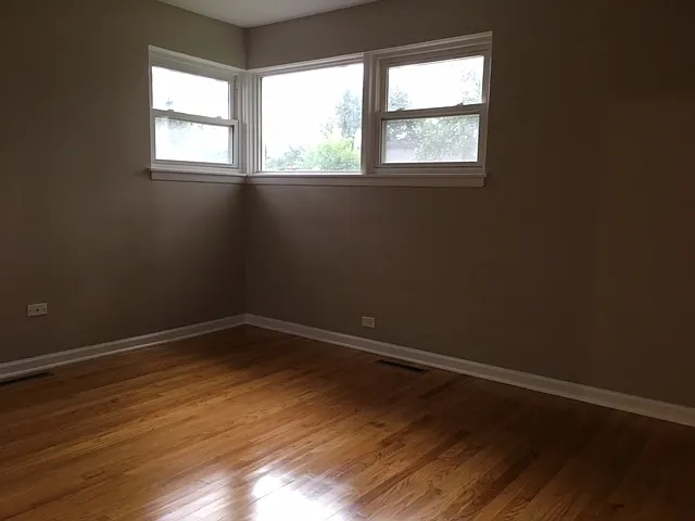 3 bed, 1358 sqft, $3,000 — Photo 3
