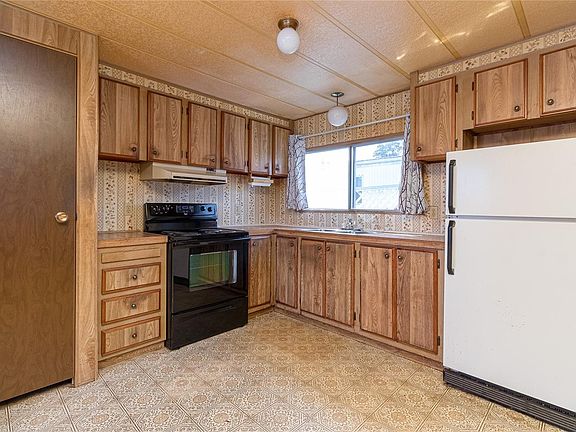 3rd image of 124 Cooper Rd #5