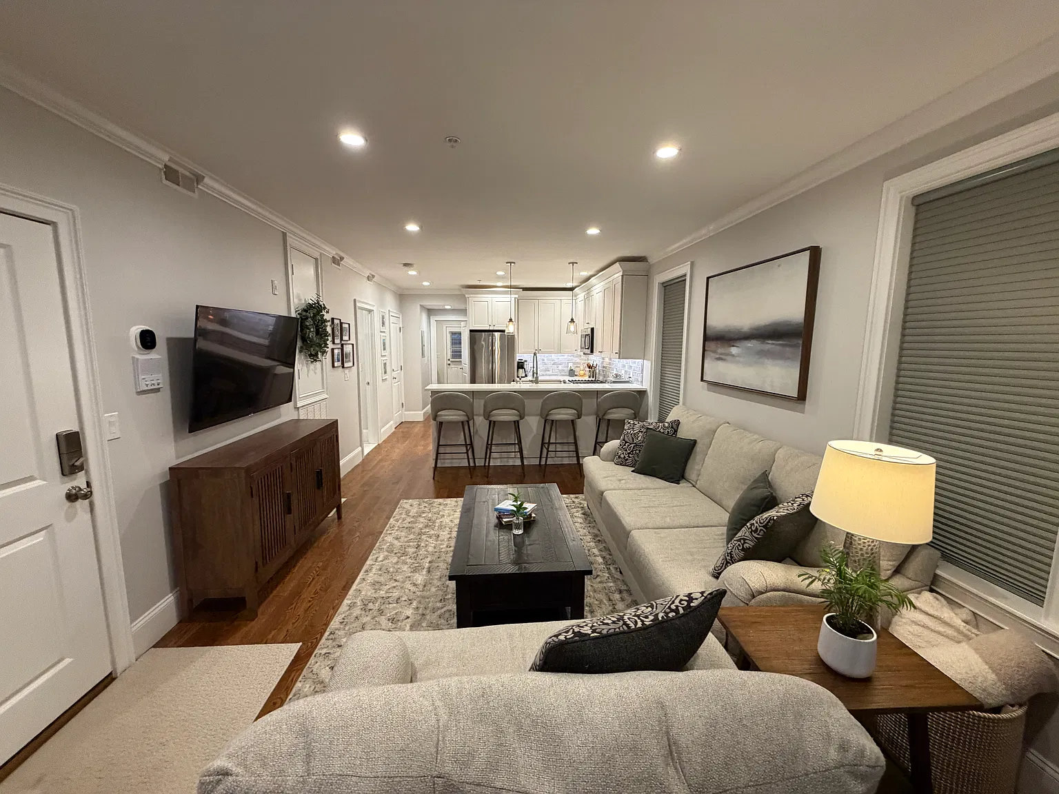 2 bed, 1138 sqft, $4,100 — Photo 3