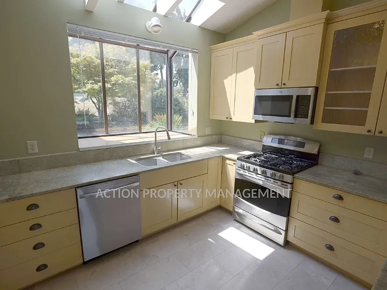 251 Old Schoolhouse Rd — Photo 11