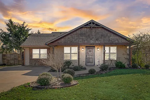 405 Hubbard Photo 1