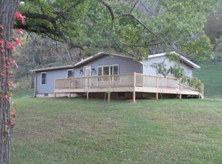 27820 Pauls Hill Dr, Richland Center, WI 53581