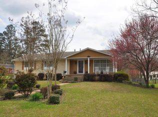 108 Seery St, West Point, MS 39773