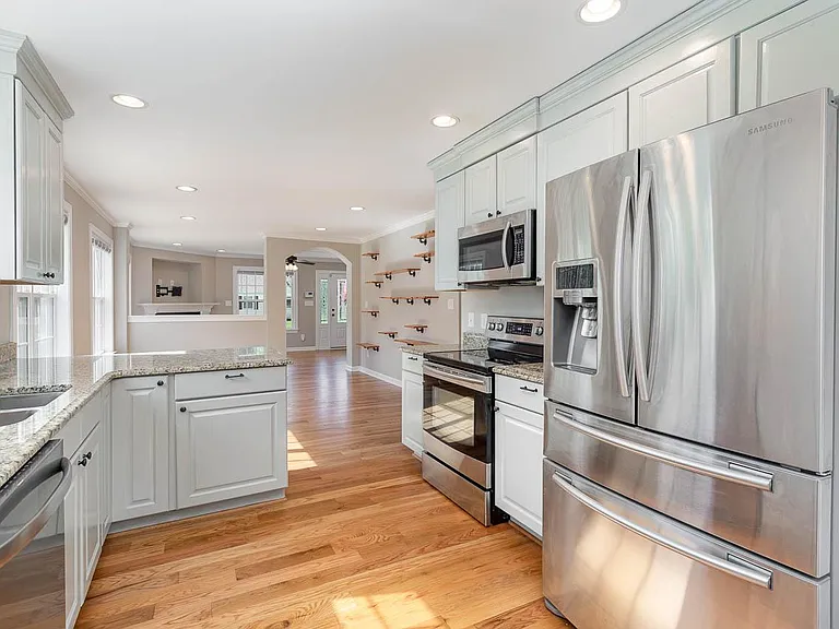 605 Brighton Rd — Photo 9