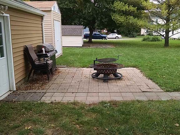 5th image of 9109 W Arch St