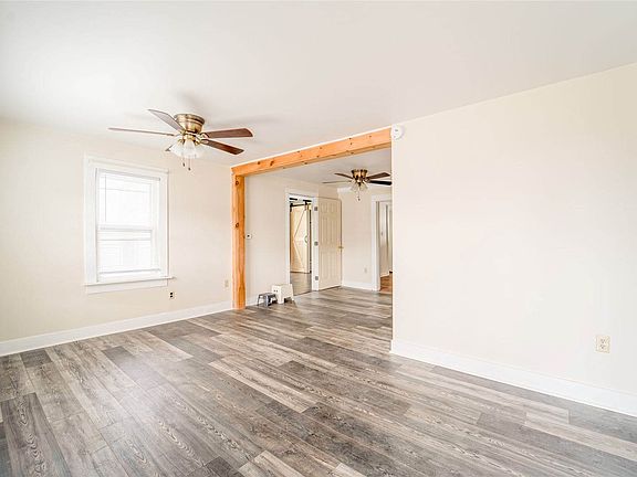 2nd image of 425 Clayton Ave