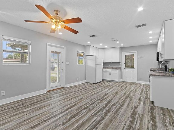 5th image of 4402 W TRILBY AVENUE