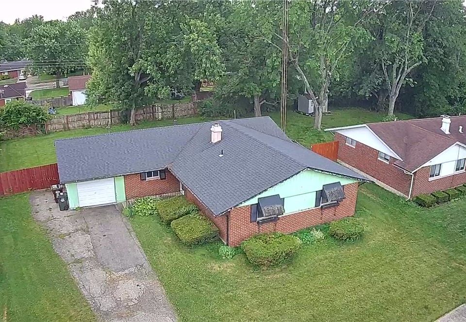 1st image of 816 Mapleside Dr