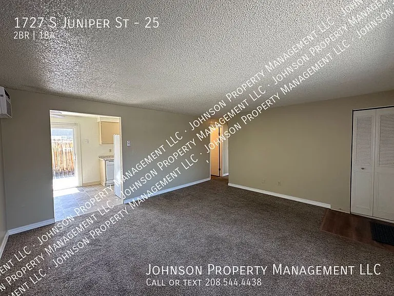 1727 S Juniper St #25 — Photo 8