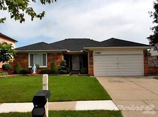3463 Pipers Glen Dr, Sterling Heights, MI