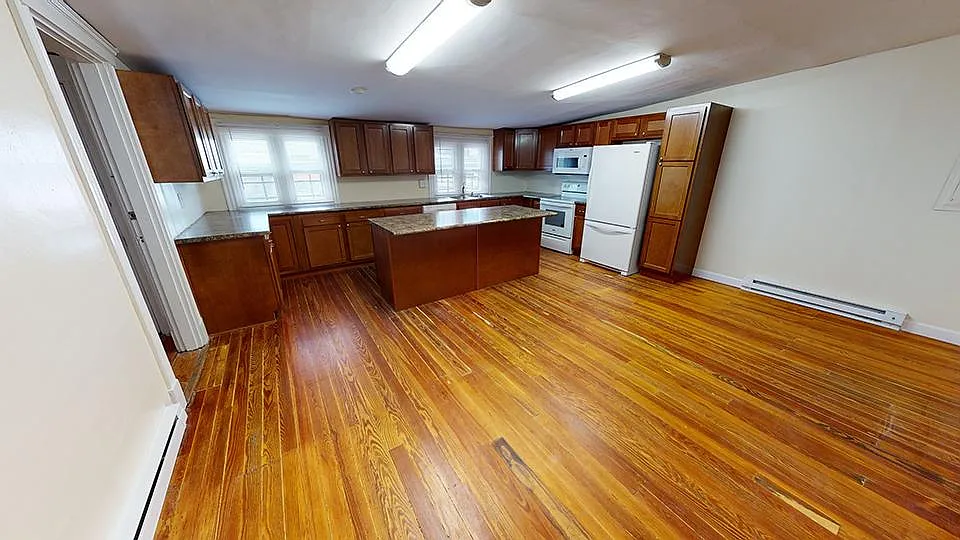 230 W McMillan St — Photo 2