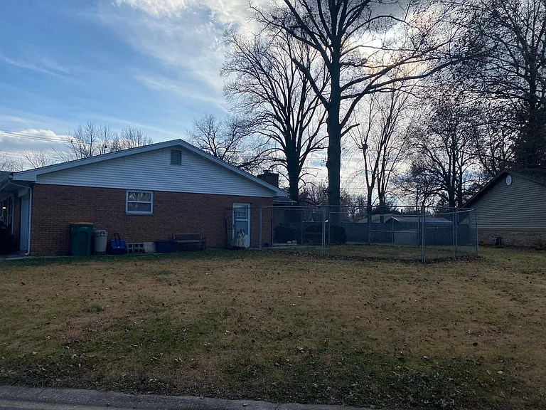 511 N Cherry St — Photo 28