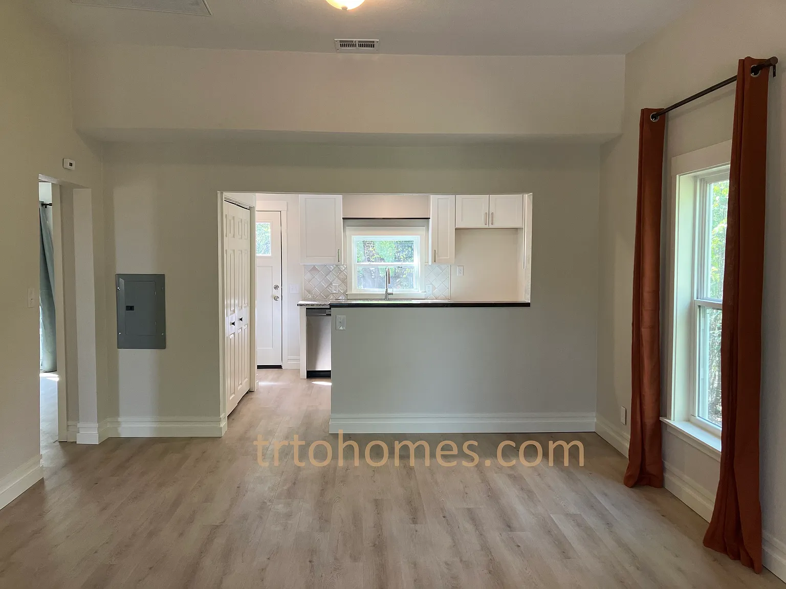 2 bed, 909 sqft, $1,200 — Photo 3