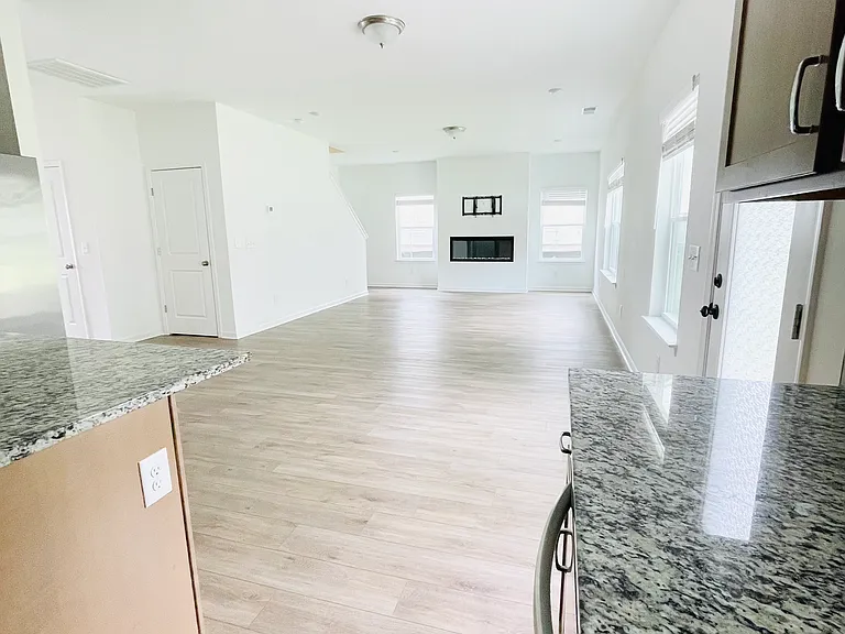 313 Winston Way — Photo 9