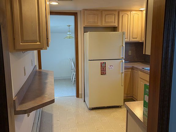 3rd image of 216 E 20th St Floor 2