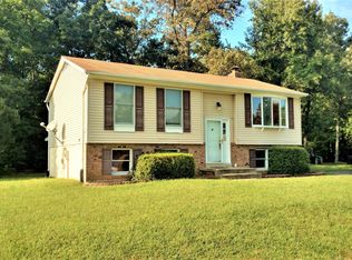 1757 Red Oak Ln, Waldorf, MD
