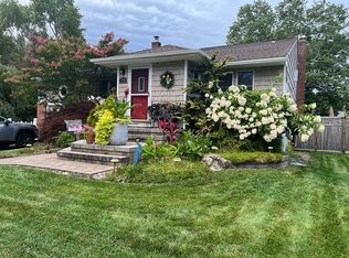 59 Rose St, Massapequa Park, NY 11762