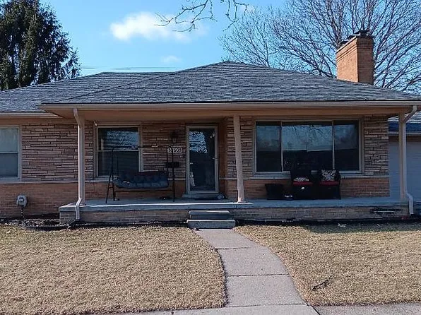 30605 Champine St, Saint Clair Shores, MI 48082