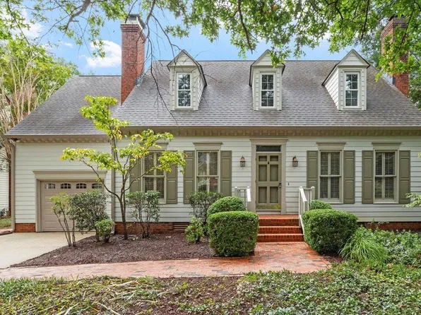 1332 Daventry Ct, Chapel Hill, NC 27517