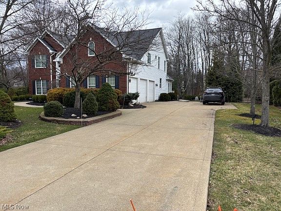 2nd image of 1045 Orchard Ln