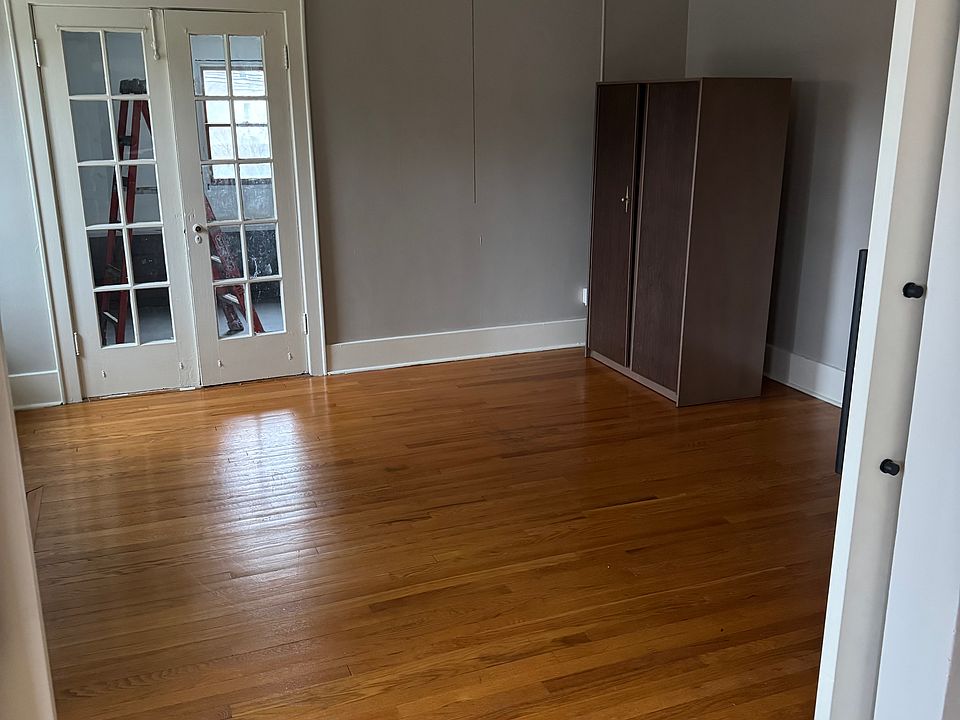 1st image of 2039 E Genesee St APT 4