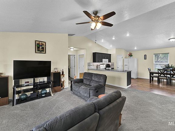 5th image of 2606 Meadow Ave