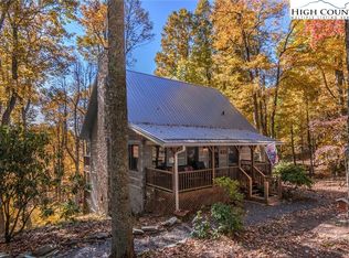 409 Oakwood Dr, Blowing Rock, NC 28605