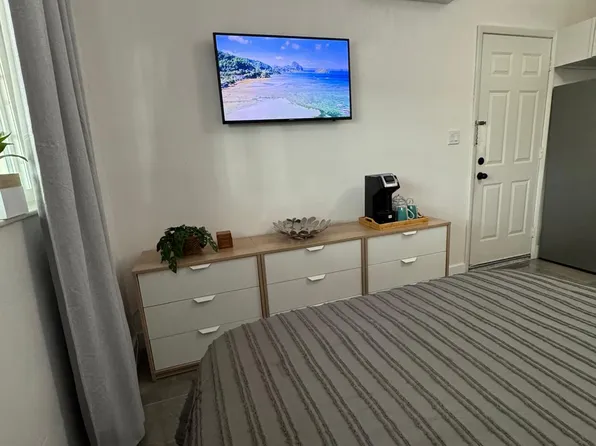 (undisclosed Address), Miami, FL 33165