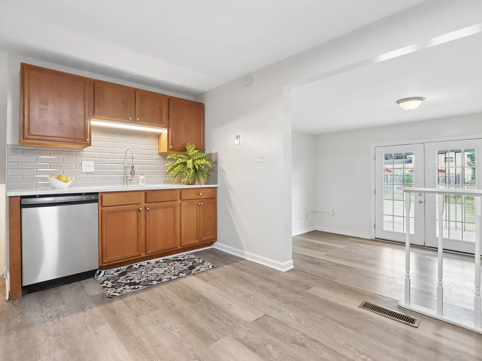 4 bed, 1636 sqft, $1,995 — Photo 3