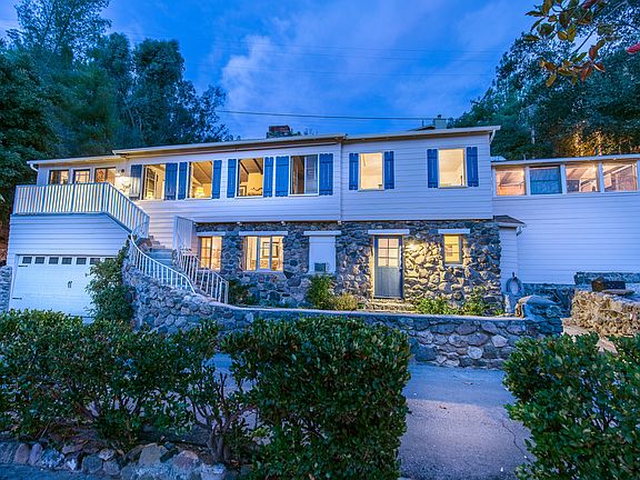 2nd image of 2070 Lakeshore Dr