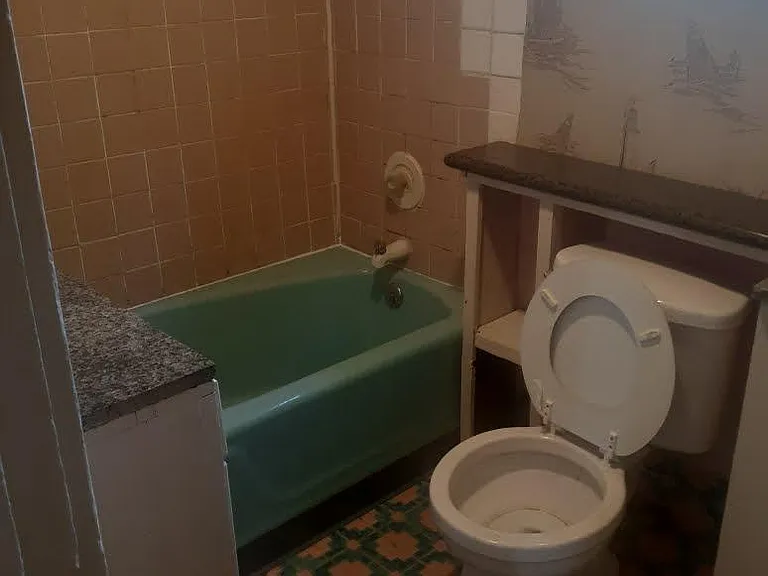 215 I St — Photo 2
