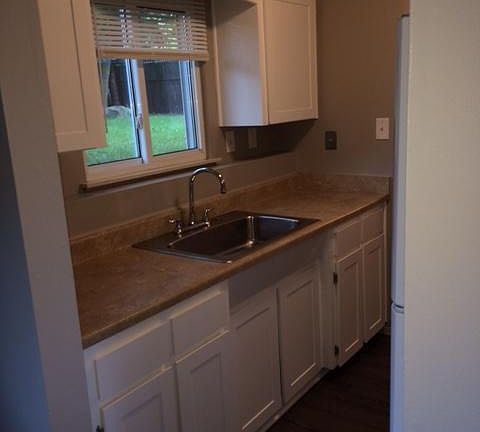 4th image of 34831 Somerset St