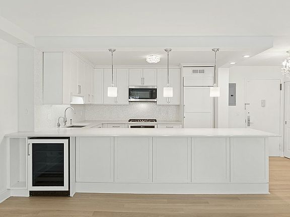 5th image of 100 W 89th St APT 2C