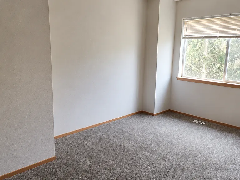 102nd Pl SW — Photo 8
