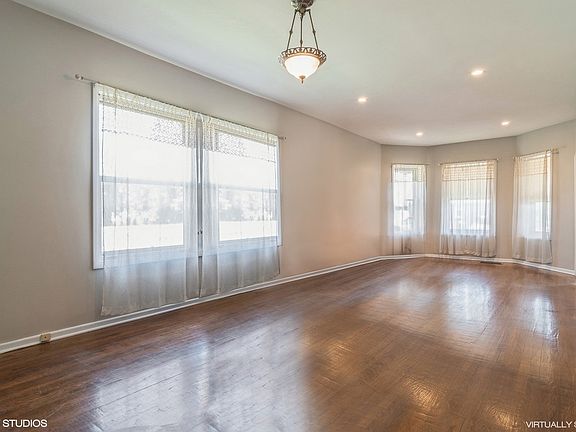 3rd image of 4921 W Warwick Ave