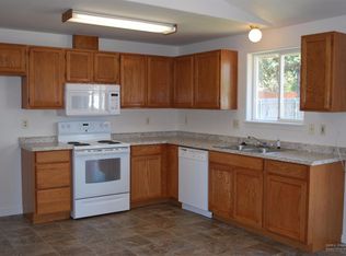 2027 SW 32nd Ct, Redmond, OR 97756