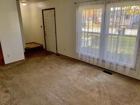 3rd image of 53674 Kennedy Dr