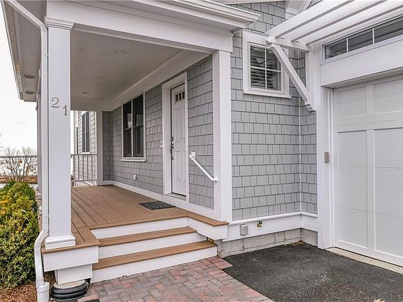 2nd image of 21 Kettle Point Ave