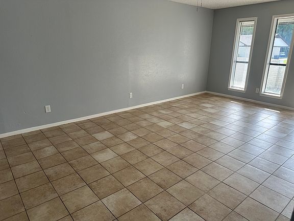 2nd image of 1018 Cottonwood Trl