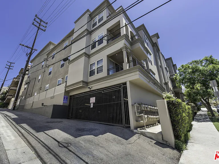 1820 Benecia Ave #402 — Photo 9