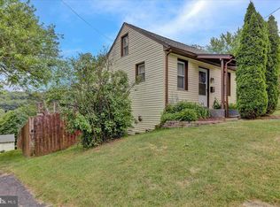 25 Spruce St, Mohnton, PA 19540