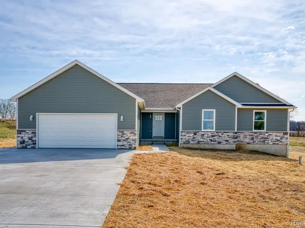 2105 Adelines Way, Fowlerville, MI 48836