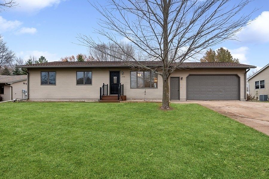 1st image of 1430 6th Avenue