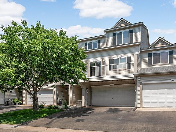 2nd image of 3672 Abercrombie Ln