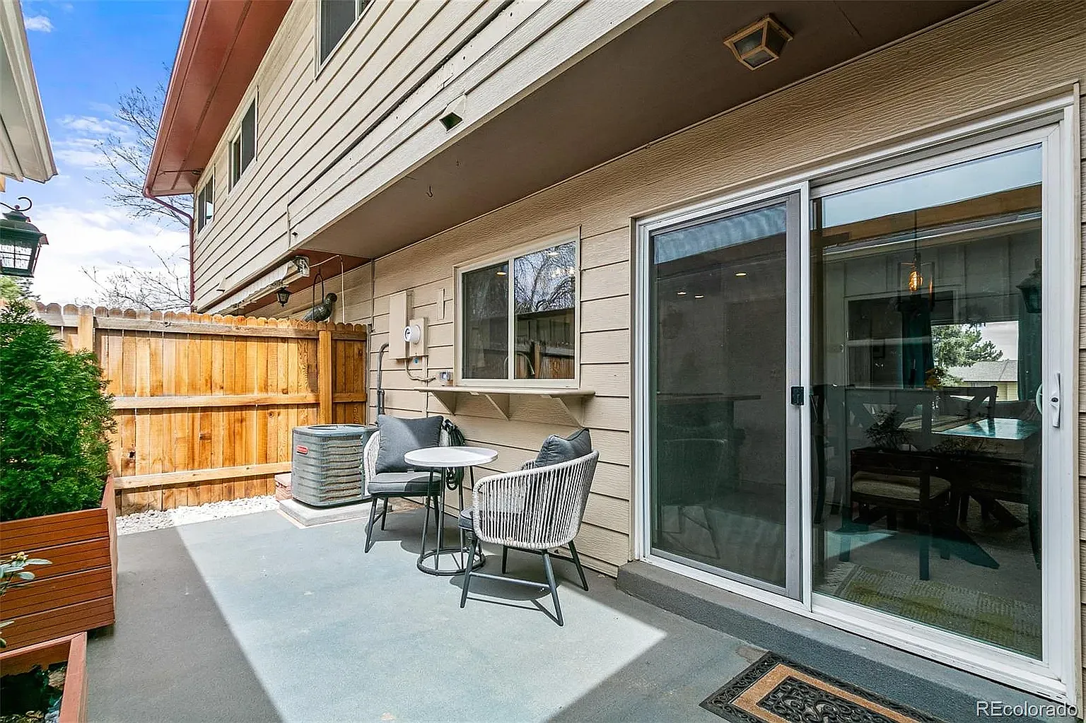 3 bed, 1150 sqft, $3,000 — Photo 3