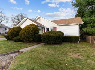 101 Hillard Ave, Warwick, RI 02886