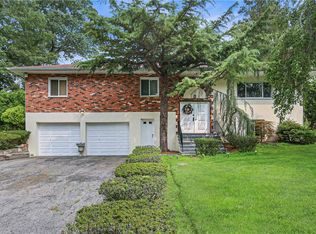 19 Woodlands Ave N, White Plains, NY 10607