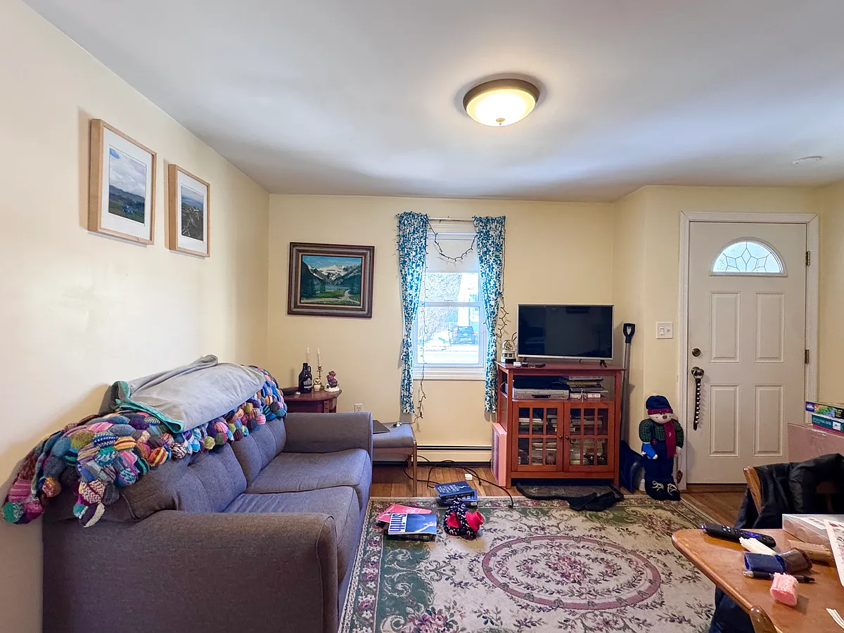 Building Photo - 202 Winchester St #A